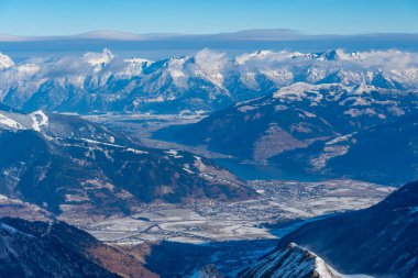 Avusturya 'daki Kitzsteinhorn Gölü' nden izlenecek.