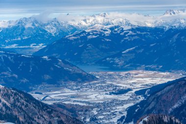 Avusturya 'daki Kitzsteinhorn Gölü' nden izlenecek.