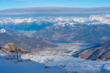 Avusturya 'daki Kitzsteinhorn Gölü' nden izlenecek.
