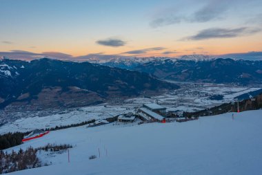 Avusturya, Kaprun yakınlarındaki Salzach Vadisi 'nin gün batımı manzarası.