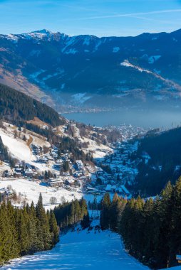 Avusturya 'daki Schmitenhohe Gölü' nden izlenecek.