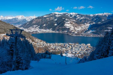 Avusturya 'daki Schmitenhohe Gölü' nden izlenecek.
