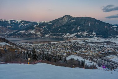 Avusturya, Kaprun yakınlarındaki Salzach Vadisi 'nin gün batımı manzarası.