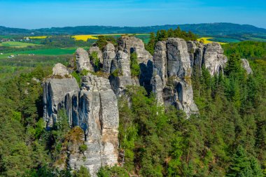 Çek Cumhuriyeti 'ndeki Bohem cennetinde Hruba Skala' da kumtaşı oluşumları.