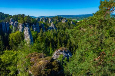 Çek Cumhuriyeti 'ndeki Bohem cennetinde Hruba Skala' da kumtaşı oluşumları.