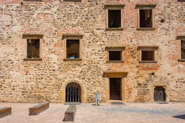 Çek Cumhuriyeti 'ndeki Helfstyn Kalesi' nde yaz günü.