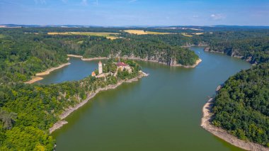 Çek Cumhuriyeti 'ndeki Zvikov kalesinin Panorama manzarası.