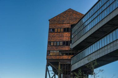 Çek Cumhuriyeti 'nin Ostrava kentindeki Dolni Vitkovice sanayi bölgesinin gün batımı manzarası.