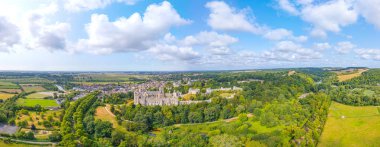 İngiltere 'deki Arundel kalesinin panorama manzarası.