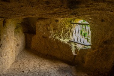 Macaristan 'daki Sirok şatosunun altında.