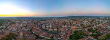 Macaristan 'ın eski Sopron kentinin gündoğumu manzarası.