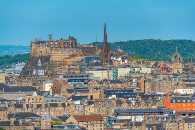 İskoçya 'daki Edinburgh şatosunun panorama manzarası.