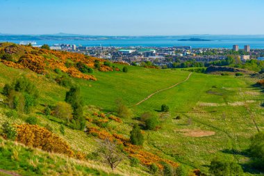 Edinburgh, İskoçya 'daki Holyrood parkının doğal manzarası.