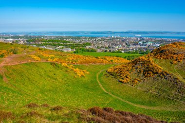 Edinburgh, İskoçya 'daki Holyrood parkının doğal manzarası.