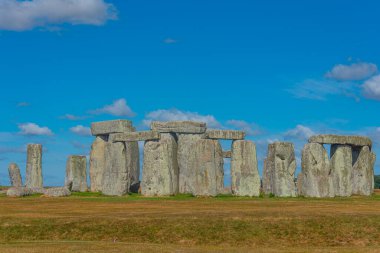 İngiltere 'deki Stonehenge' de yaz günü.
