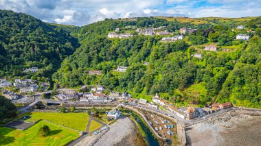 Lynmouth limanının İngiltere 'deki panorama manzarası.