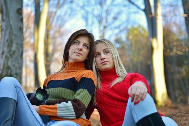  kadının portret doğada