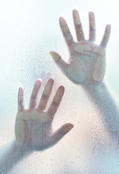 Femme sous la douche — Photo