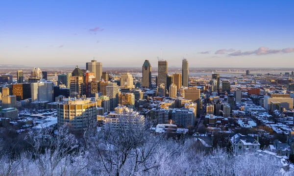 Montreal Sous la Neige Depuis le Mont Royal. Quebec Kanada lizenzfreie Stockbilder