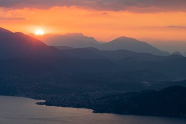 İtalya, Premeno 'nun bakış açısından Maggiore Gölü' ne bir bakış.