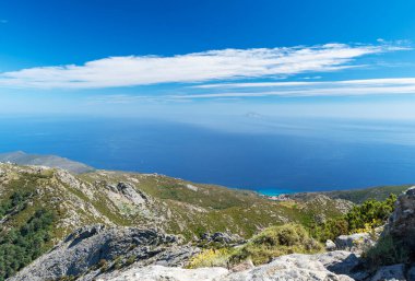 Monte Capanne, Elba Adası 'ndan Montecristo ve Pianosa manzarası.