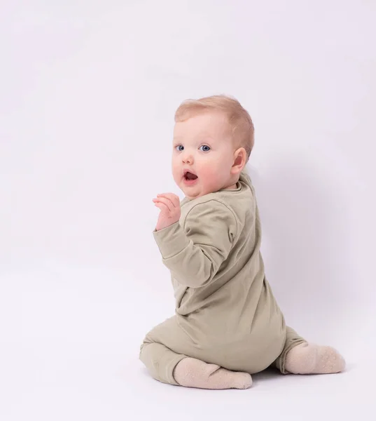 Adorable Bebé Sorprendido Por Algo Jugando Suelo Blanco — Foto de Stock