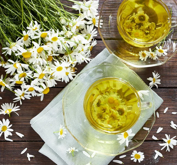 Tisane Base Camomille Avec Boutons Fleurs Proximité Sur Une Table — Photo