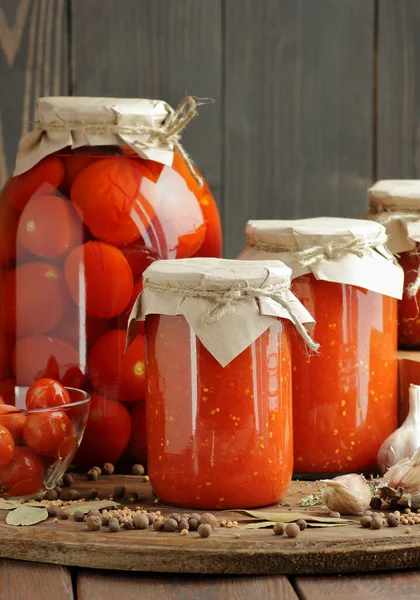 Canned Homemade Tomato Paste Glass Jar Wooden Rustic Table Pantry — Stock Photo, Image