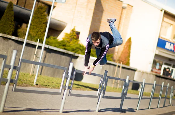 Parkour man — Stockfoto