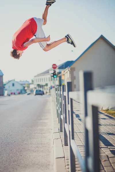 Człowieka parkour — Zdjęcie stockowe