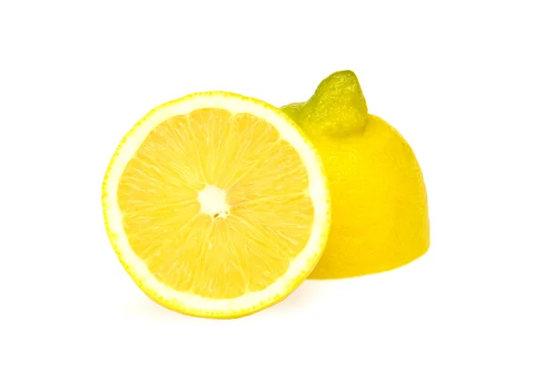 Limão fresco sobre um fundo branco — Fotografia de Stock