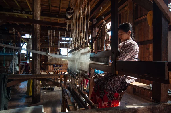 Fabryce włókienniczej w Birmie — Zdjęcie stockowe