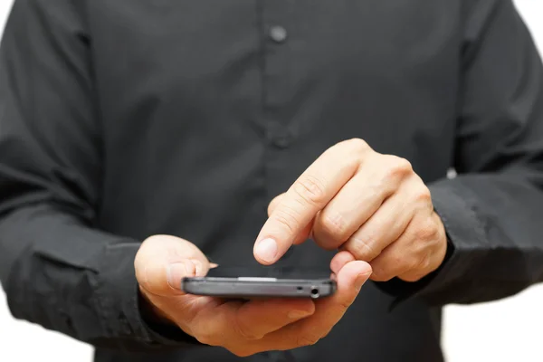 Ung man med hjälp av smarttelefon — Stockfoto