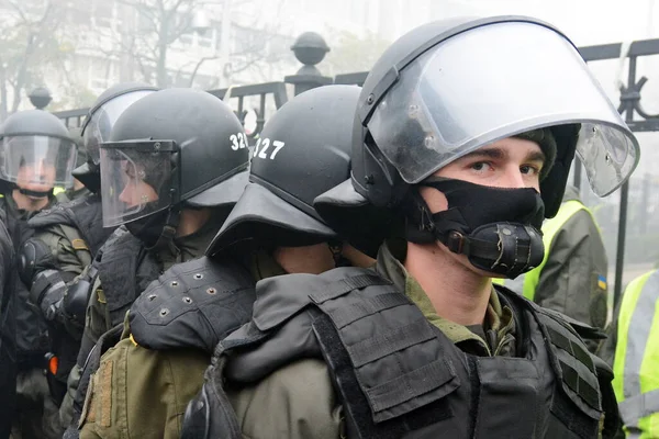 Киев Украина Октября 2020 Правоохранители Время Пикета Здания Конституционного Суда — стоковое фото