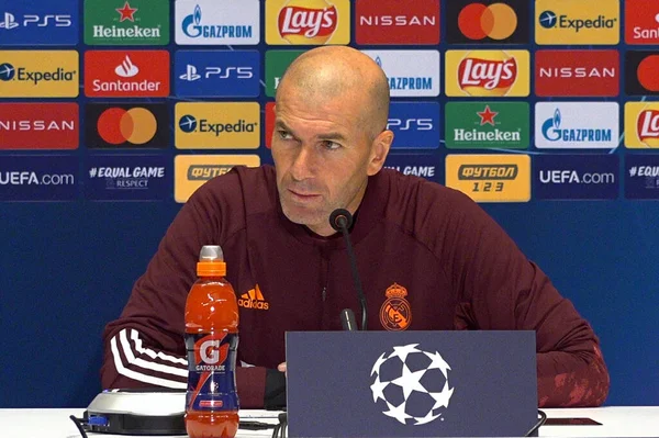 Real Madrid Hlavní Trenér Zinedine Zidane Zúčastní Tiskové Konference Před — Stock fotografie