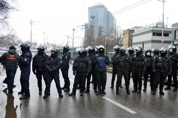 Policja Zablokowała Drogę Podczas Pikietu Przez Aktywistów Weteranów Prorosyjskiego Kanału — Zdjęcie stockowe