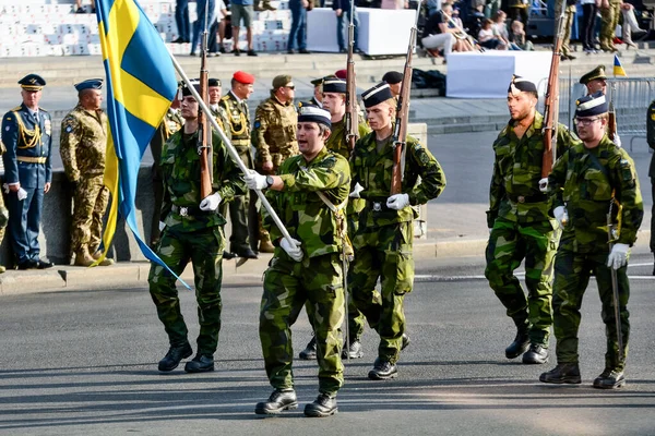 Kyiv Ukraine Sierpnia 2021 Jednostki Zbrojne Szwecji Uczestniczą Próbie Parady — Zdjęcie stockowe