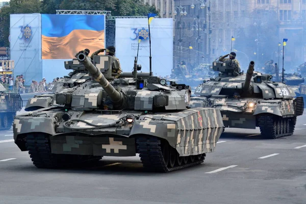 Kyiv Ukraine August 2021 Oekraïense Militaire Voertuigen Rijden Formatie Een — Stockfoto