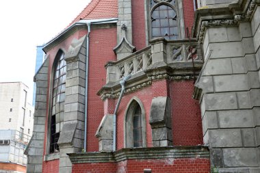 KYIV, UKRAINE - SEPTEMBER 04, 2021: 3 Eylül 2021 'de çıkan yangından sonra Kyiv' deki Aziz Nicholas Katolik Kilisesi