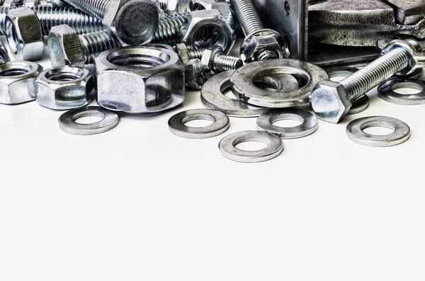 Her bağlantı elemanları civata somun ve anahtar dişli.