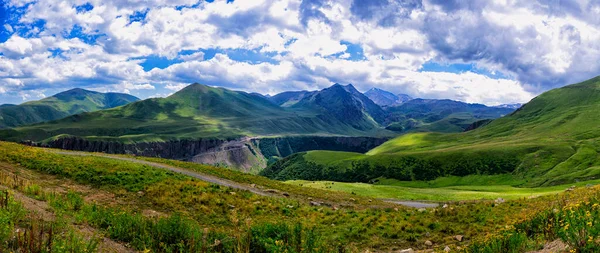 Summer Scenic Mountains Clouds — Stock Photo, Image