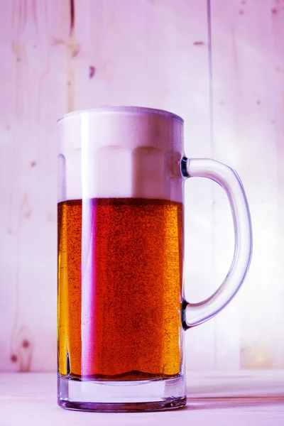 Caneca de espuma de cerveja — Fotografia de Stock