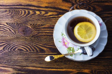 bir fincan sıcak çay