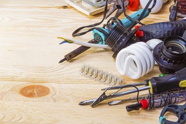 Elektrikçi araçlar tablo