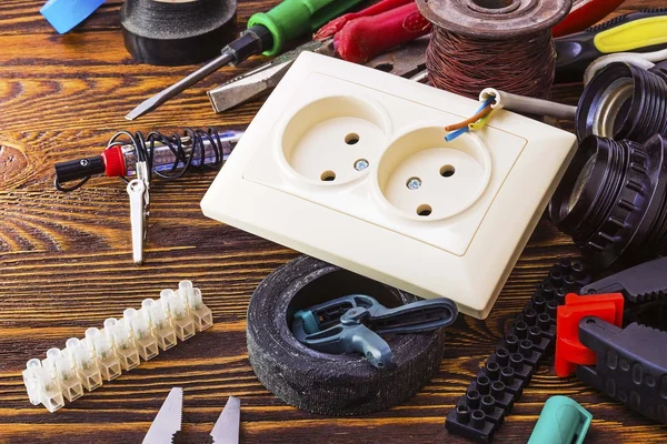 Herramientas eléctricas y toma de corriente — Foto de Stock