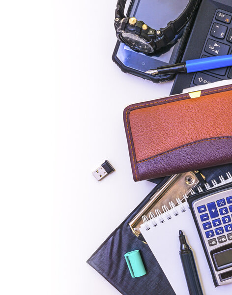 Объекты, используемые в офисе в качестве рамы
