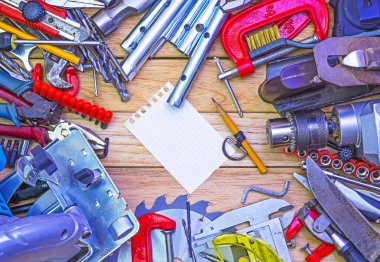 Yalancı ahşap arka plan el araçları