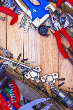 Marangozluk aletleri ve mobilya aksesuarları