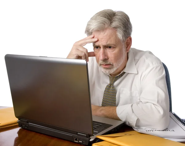 Zakenman aan Computer gestrest — Stockfoto