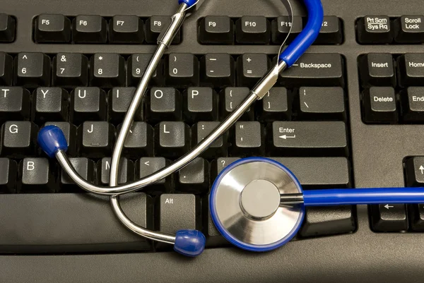 Hälso-och sjukvård och medicin eller computern Virus skydd koncept — Stockfoto